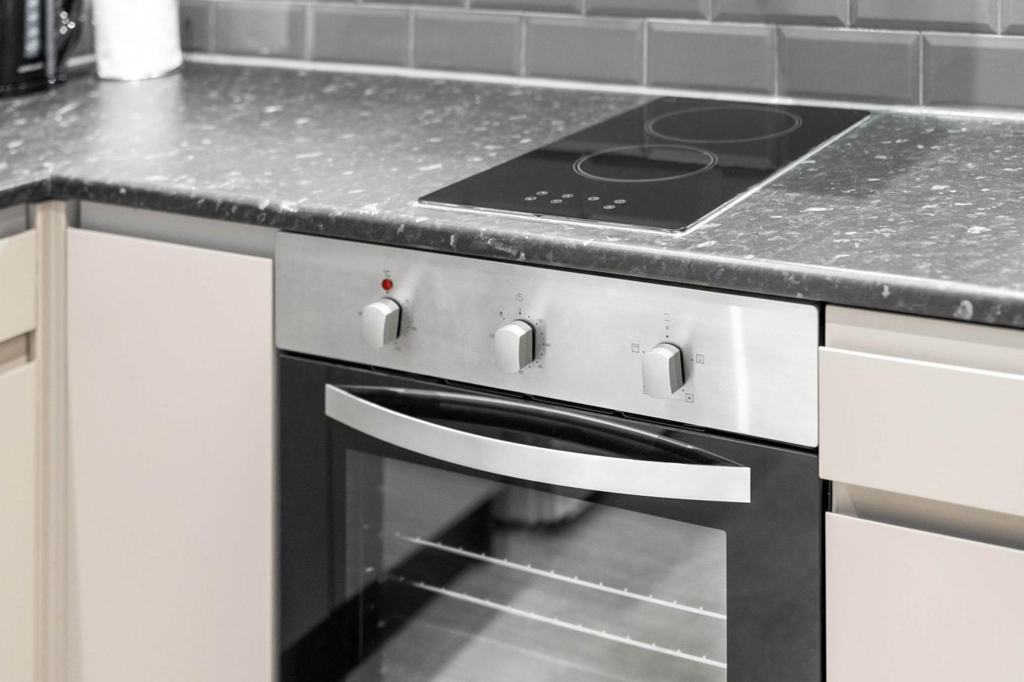 Luxe Apartment - Rowley Regis - Parking - Top Rated - Netflix - Wifi - 49Bg Cradley Heath Buitenkant foto